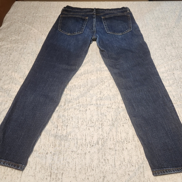 💫 GAP Women's Straight Leg Jeans - Dark Blue- Like NEW - Size 28 - Picture 3 of 6